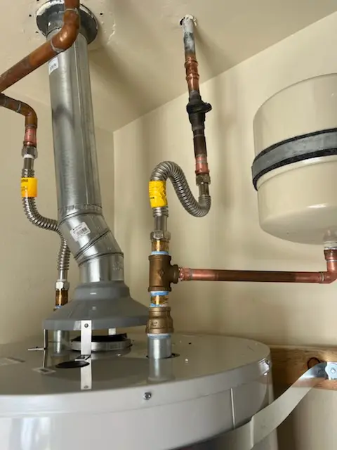 Water heater installation and plumbing repair in Windcrest Park